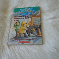 Case of the Glow-in-the-Dark Ghost : A Jigsaw Jones Mystery